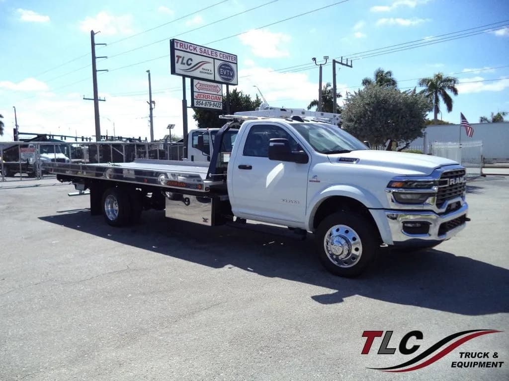 2026 Ram 5500 Big Horn 4×4 w/ 20ft JerrDan Car Carrier 6 Ton Wide Low Pro - Tow