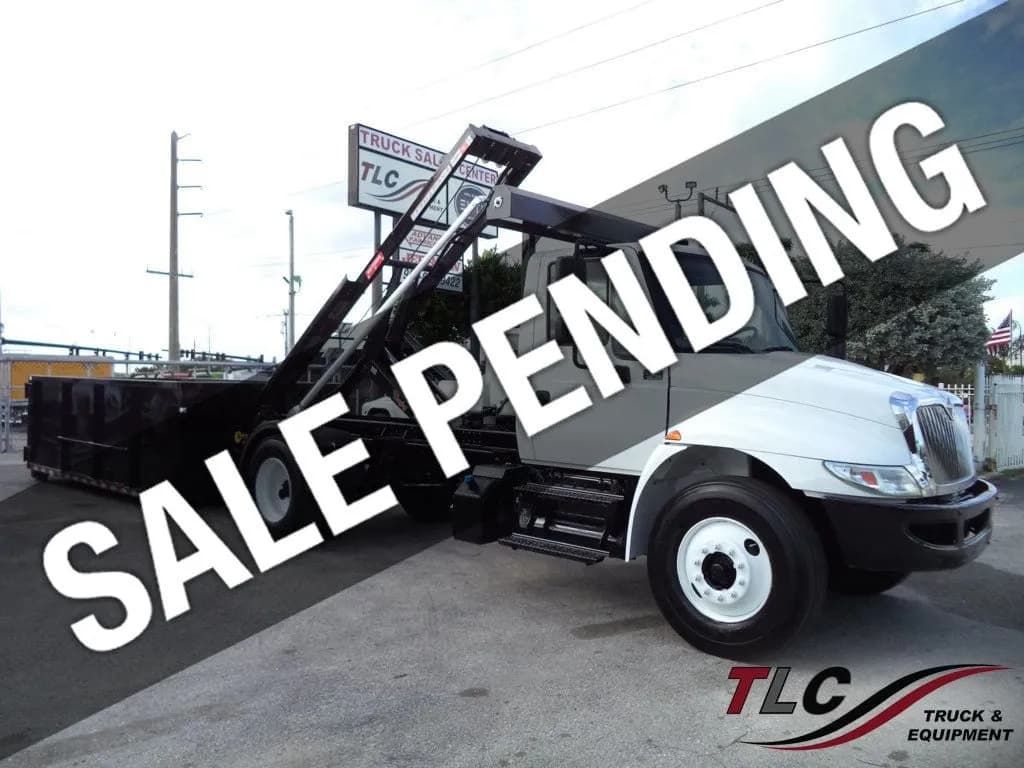 2019 International 4300 w/ 14ft Switch-N-Go Drop - Garbage