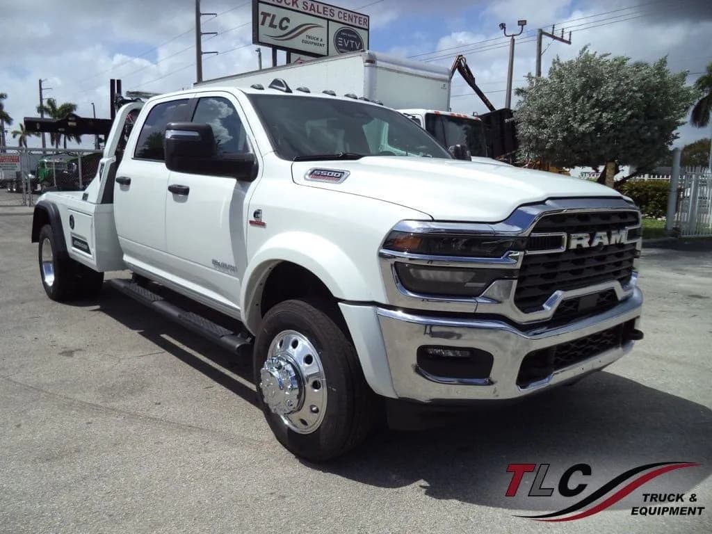 2026 Ram 5500 Big Horn Crew Cab 4×4 w/ JerrDan MPL40 - Tow
