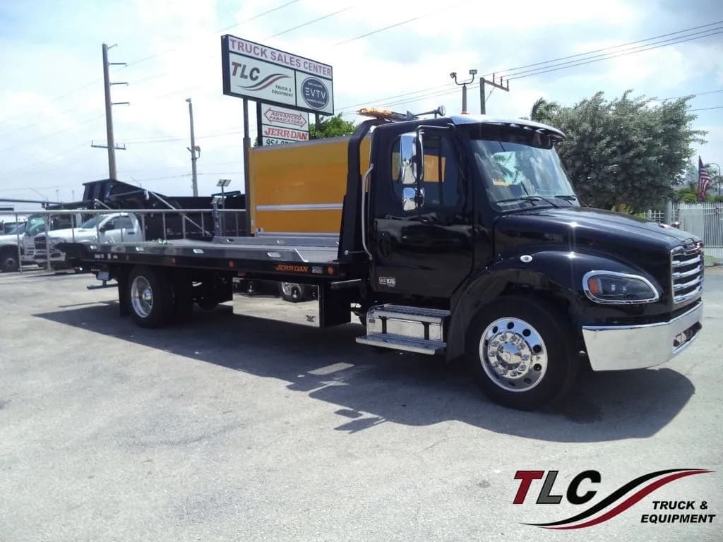 2027 Freightliner Business Class M2 - Tow