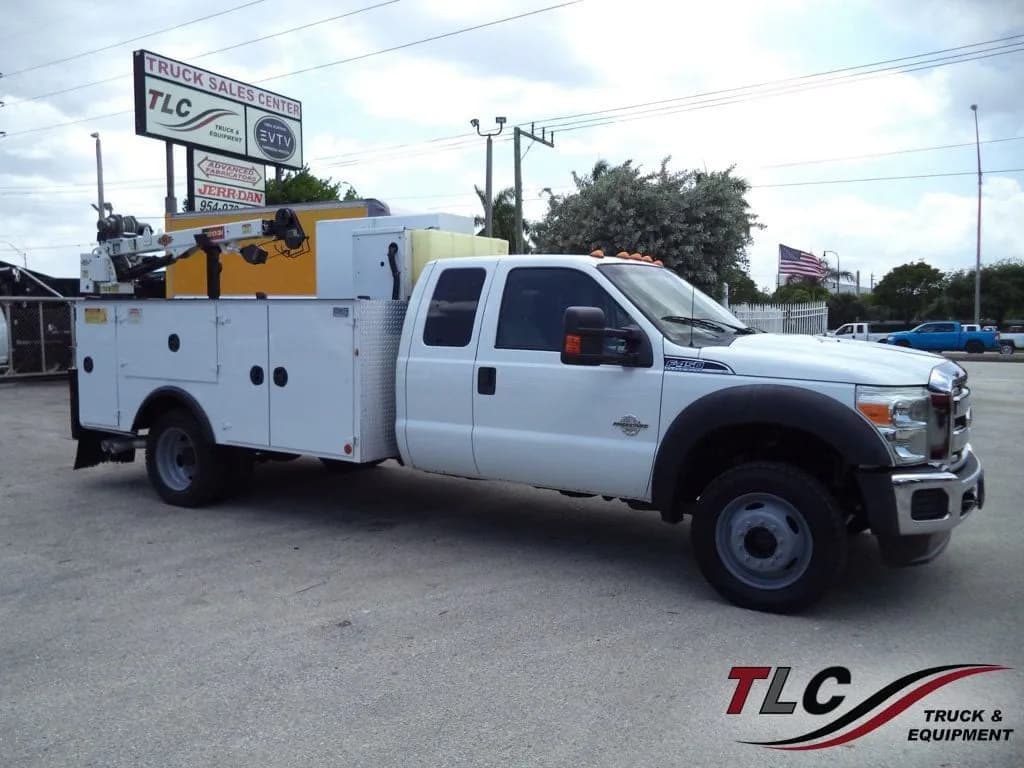 2011 Ford F450 - Crane