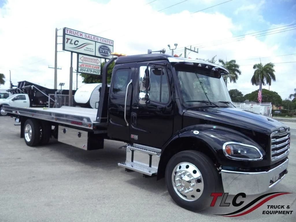 2027 Freightliner Business Class M2 - Tow