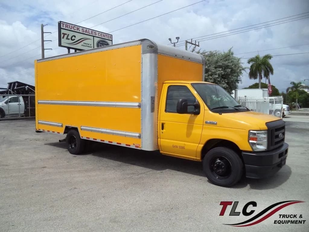 2022 Ford E350 Cutaway w/ 16ft - Box