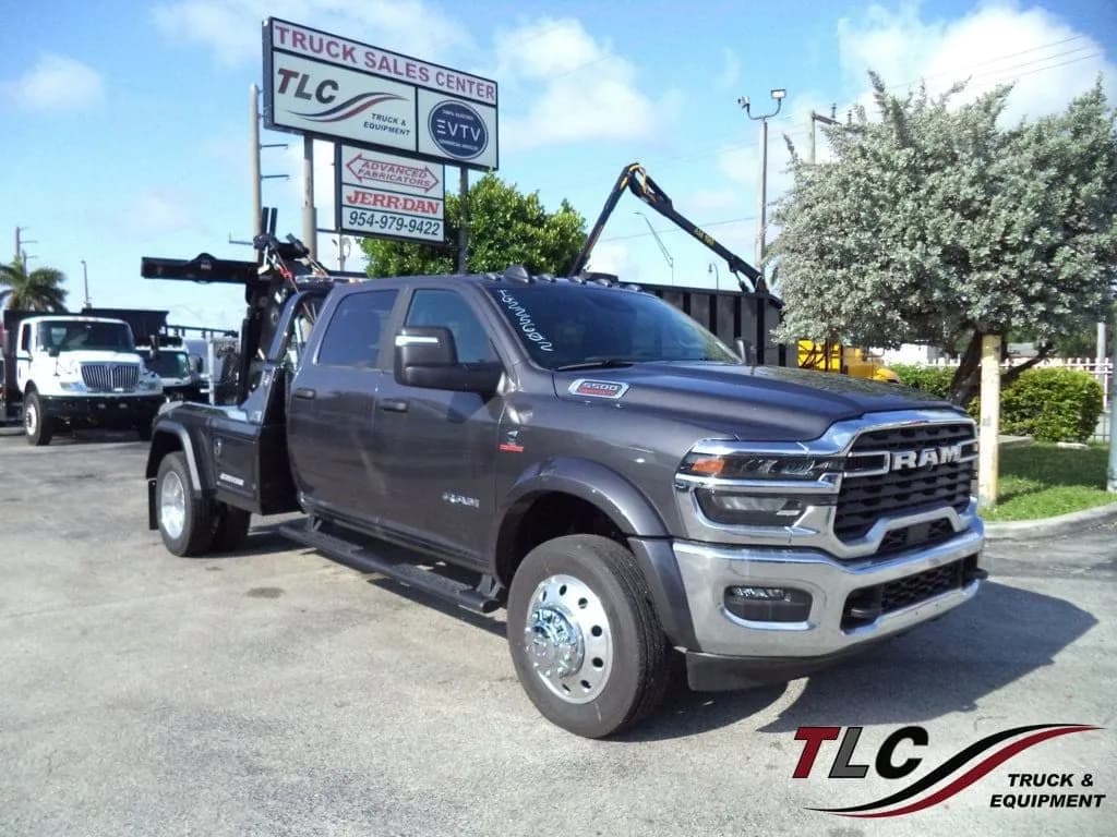 2026 Ram 5500 Big Horn Crew Cab 4×4 w/ JerrDan MPL40 - Tow