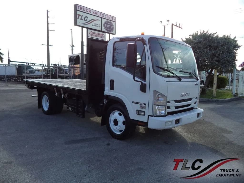 2020 Isuzu NRR w/ 14ft - Flatbed