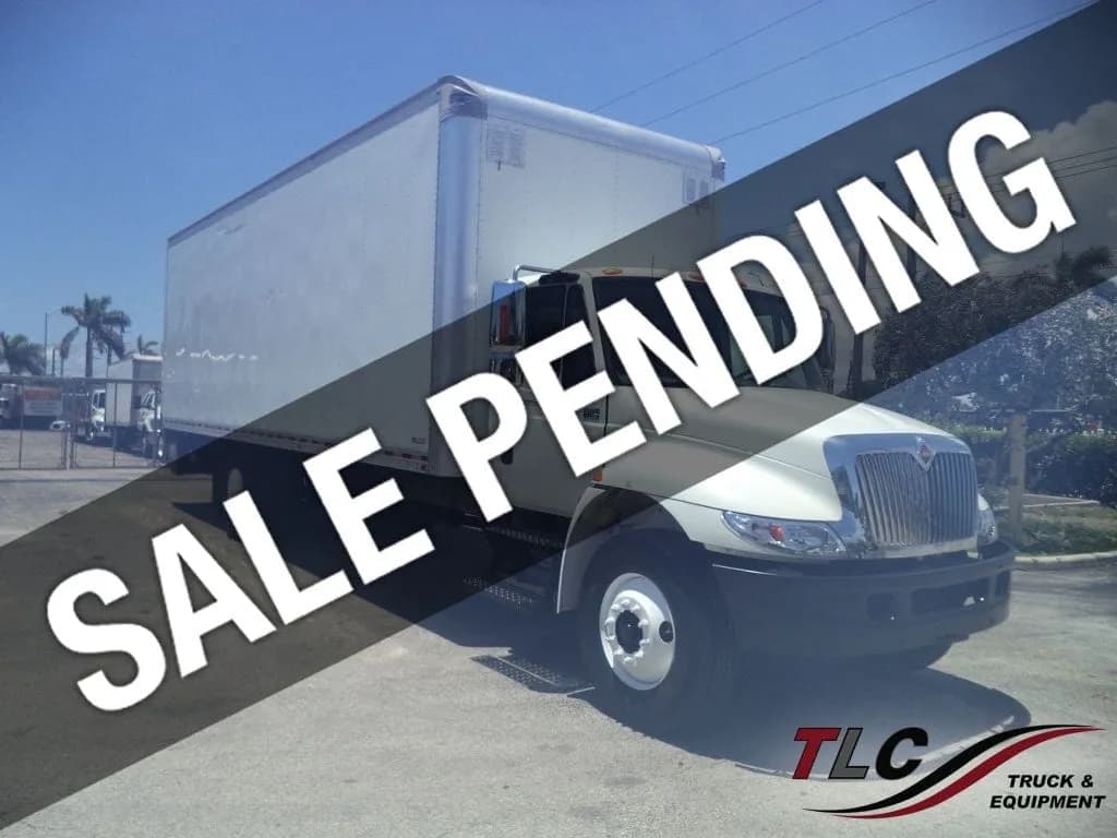 2019 International 4300 28ft - Box
