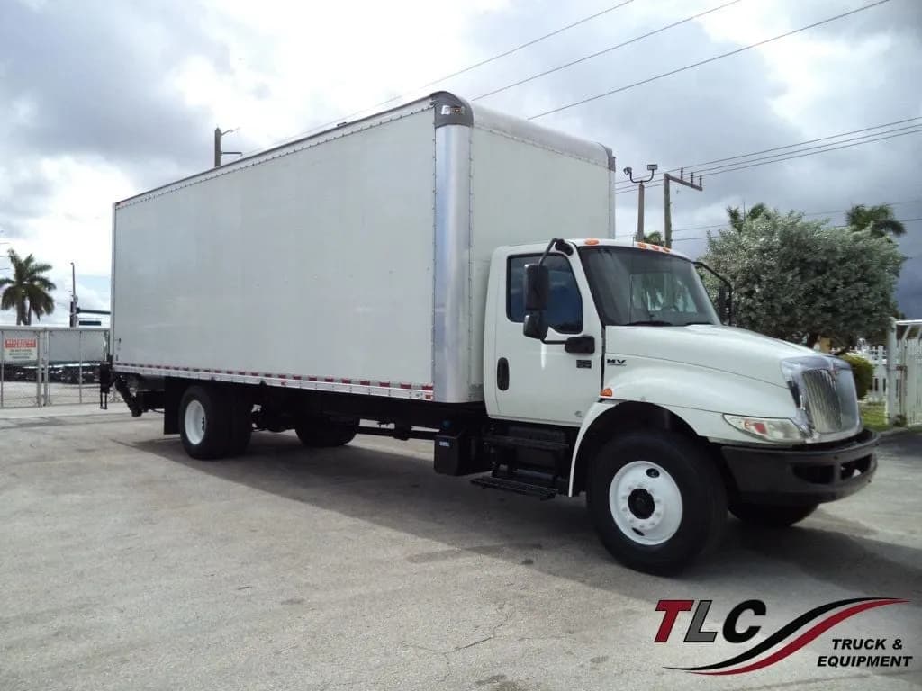 2020 International MV607 26ft - Box