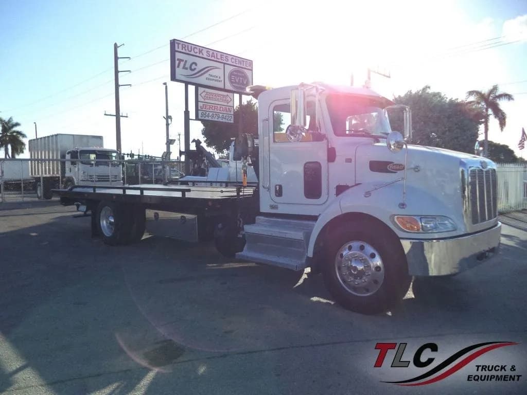 2020 Peterbilt 337 w/ 21ft Jerr-Dan Car Carrier 6 Ton Low Pro - Tow