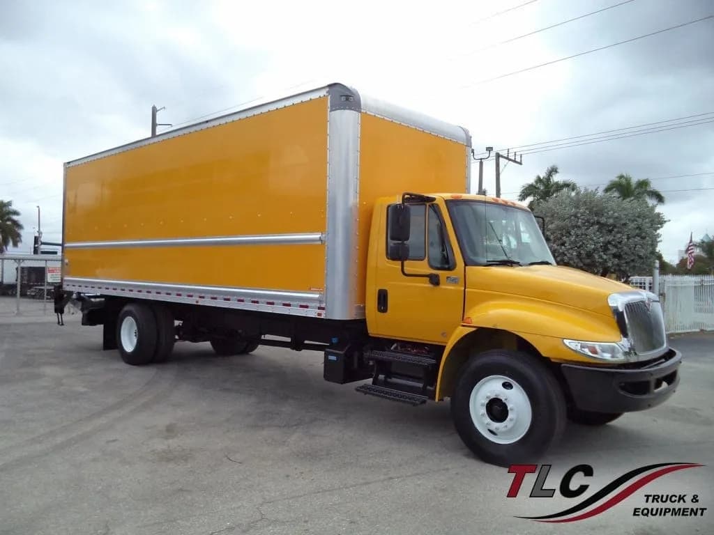 2019 International 4300 26ft - Box