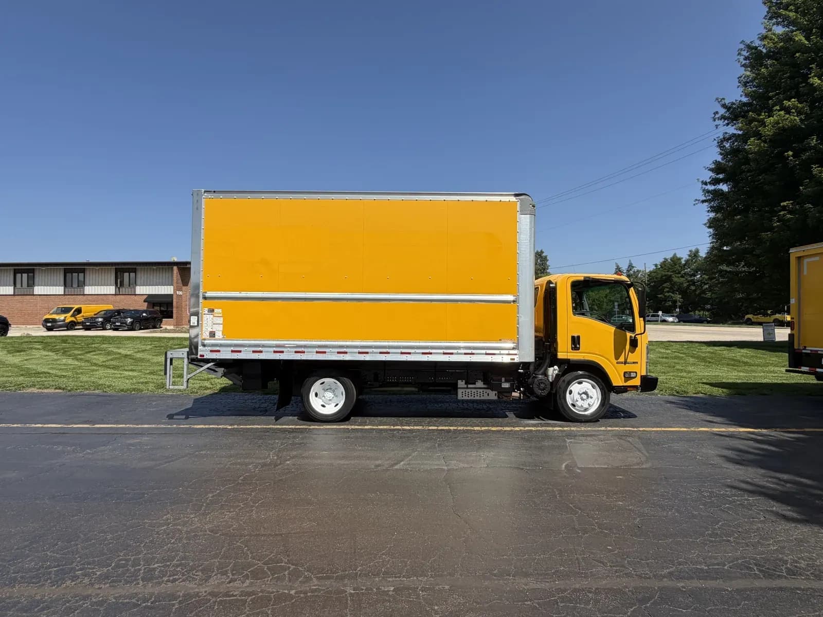 2021 Isuzu NPR HD - Box