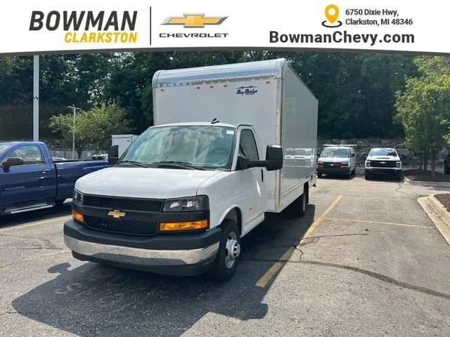 2025 Chevrolet Express 3500 - Box