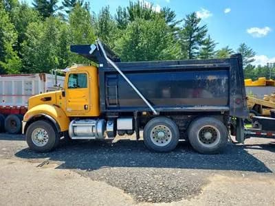 2017 Peterbilt 348 Tandem Axle - Dump