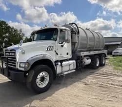 2024 MACK T880