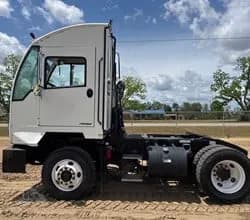 2017 AUTOCAR INDUSTRIES T2 - Yard Spotter Trucks