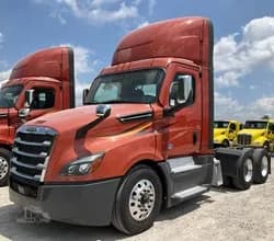 2020 FREIGHTLINER CASCADIA 126 - Day Cab