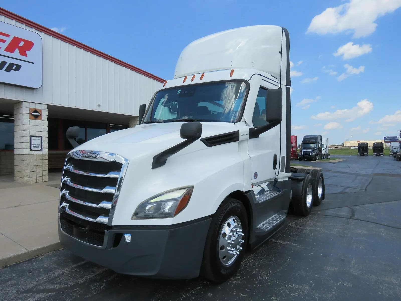 2022 Freightliner PT126DC - Day Cab