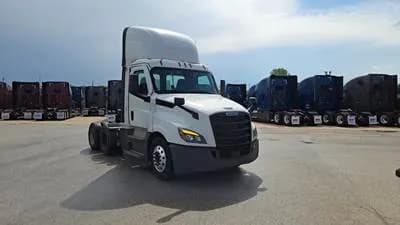 2022 Freightliner Cascadia - Day Cab