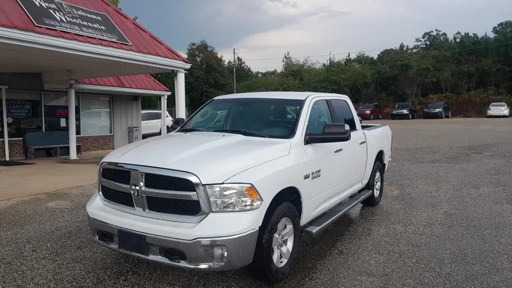 2017 Ram 1500 SLT Crew Cab SWB - Pickup