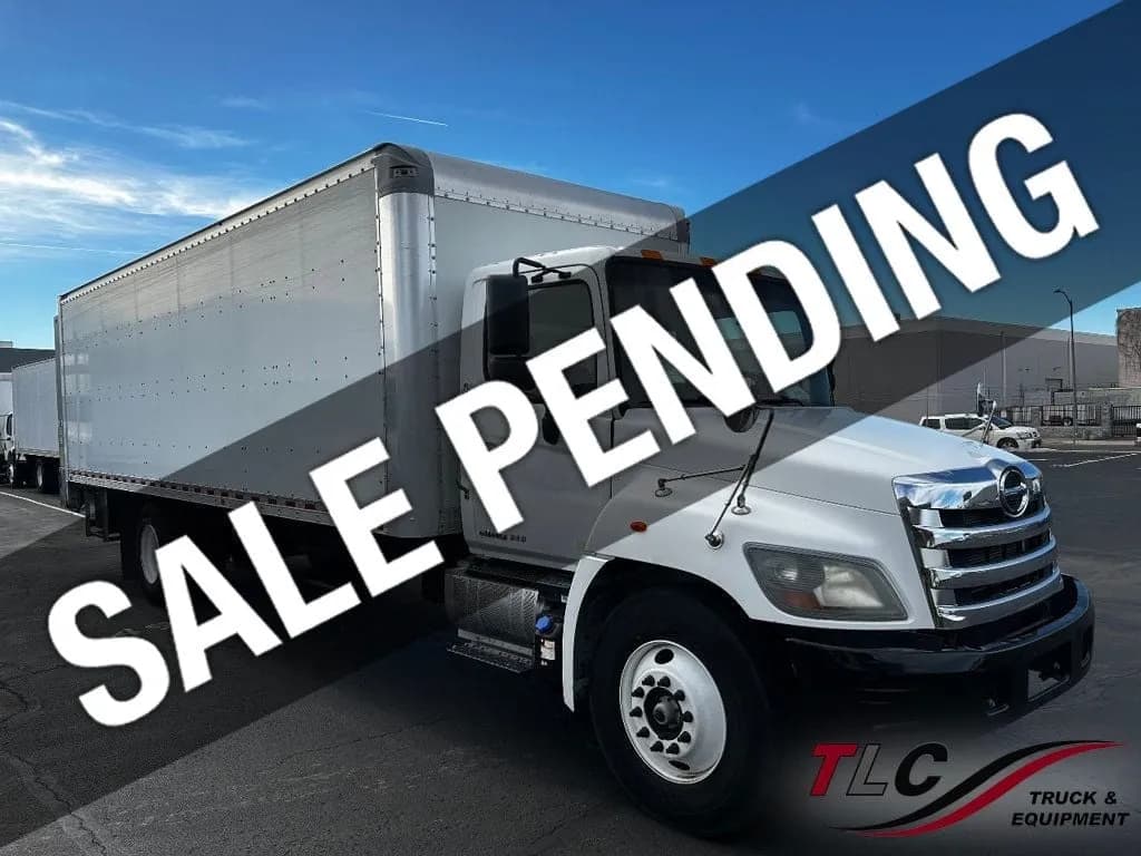 2020 Hino 268A 26ft - Box