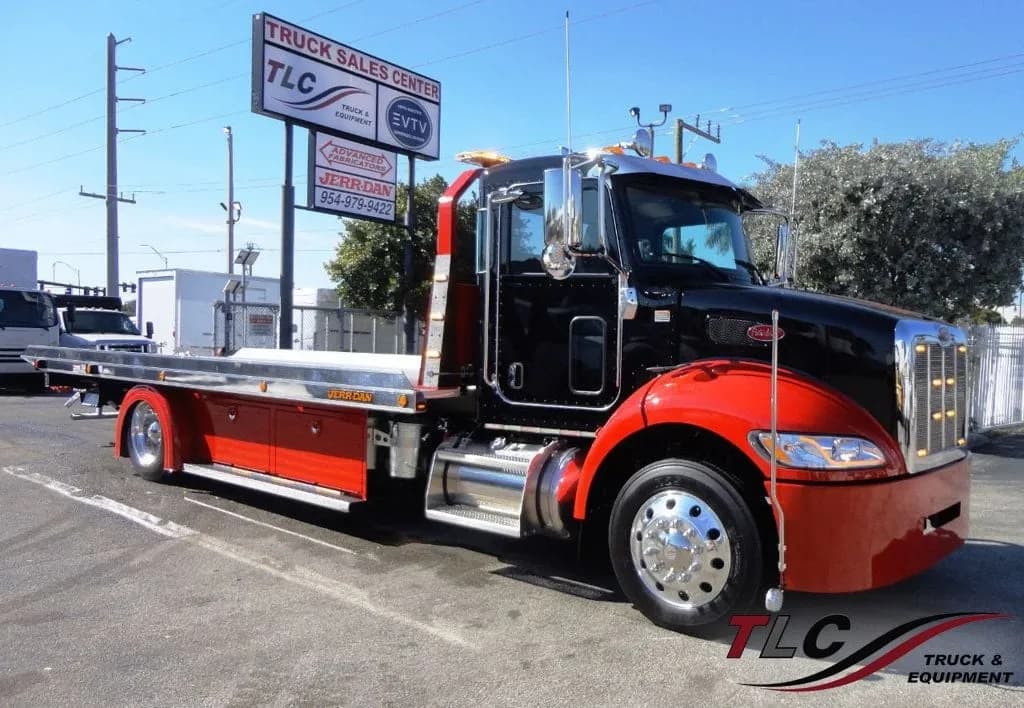2022 Peterbilt 337 22FT - Tow