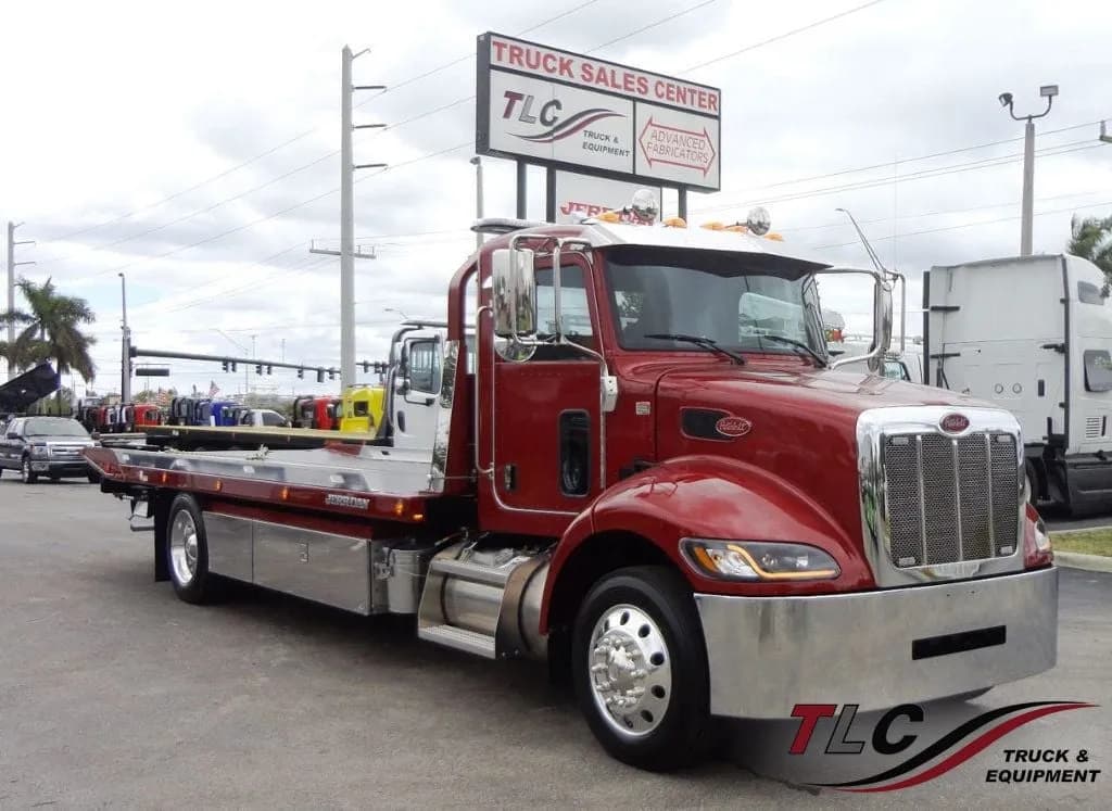 2020 Peterbilt 337 22FT - Tow