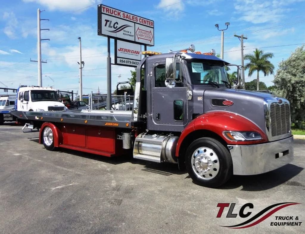 2020 Peterbilt 337 w/ 22ft Jerr-Dan - Tow