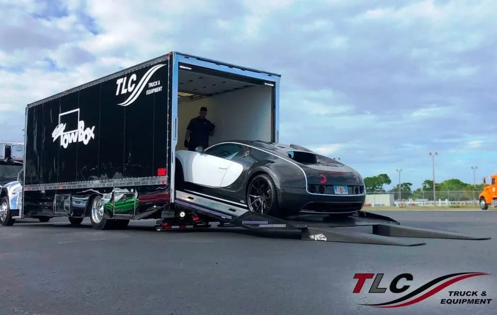 2020 Peterbilt 337 TowBox 26FT - Tow