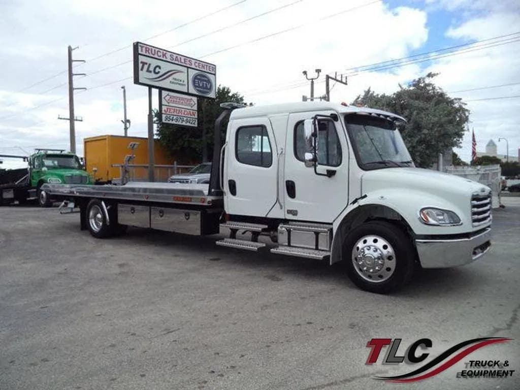 2027 Freightliner Business Class M2 - Tow