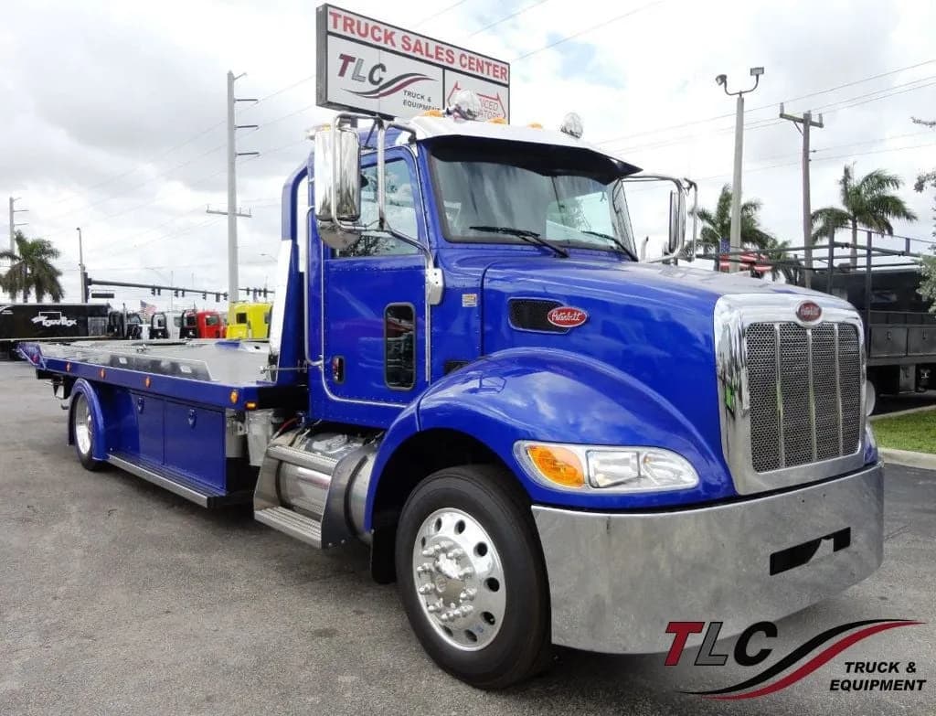 2020 Peterbilt 337 22FT - Tow