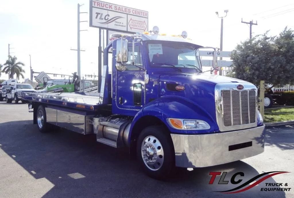 2020 Peterbilt 337 22FT - Tow