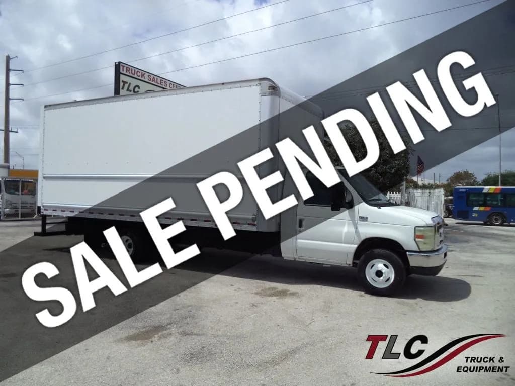 2011 Ford E450 With 20ft - Box