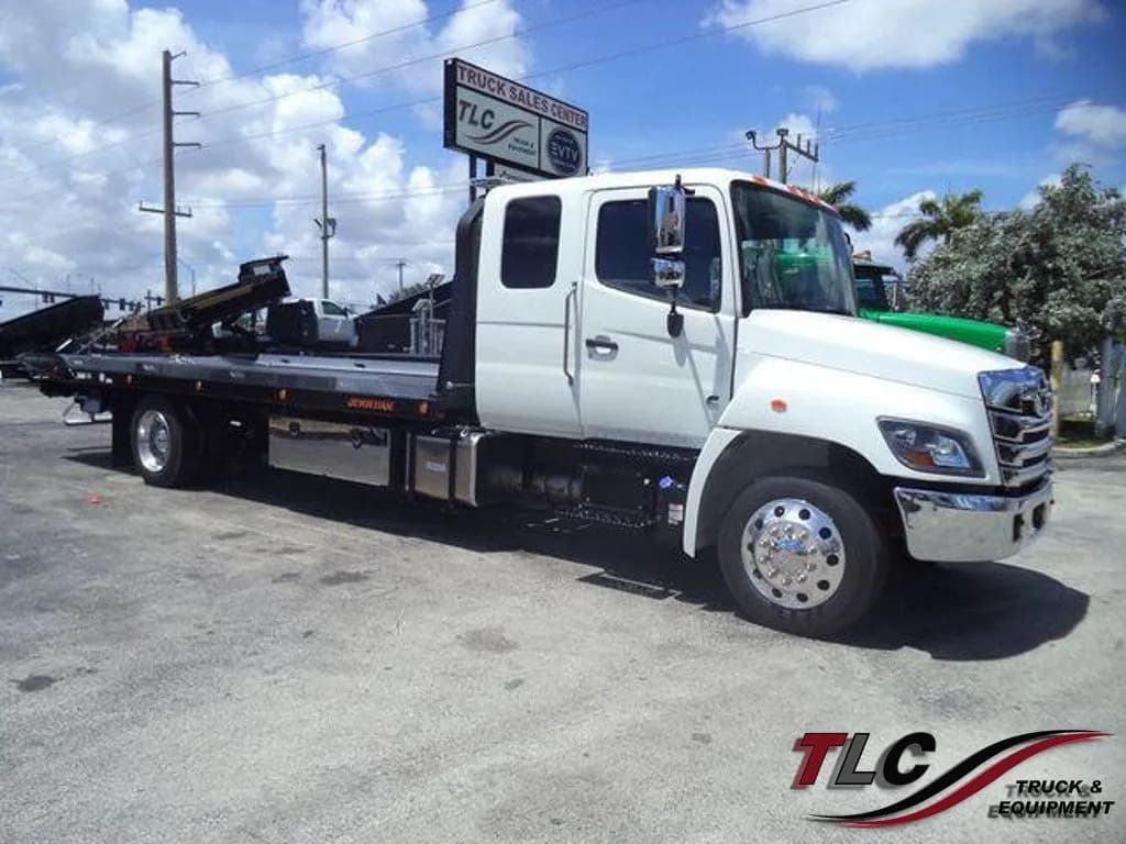 2025 Hino L6 22′ Jerrdan - Tow