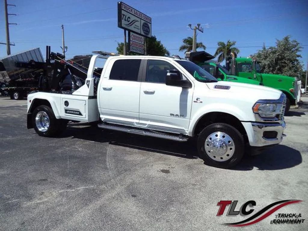 2024 Ram 5500 Laramie Crew Cab 4×4 w/ JerrDan MPL40 - Tow