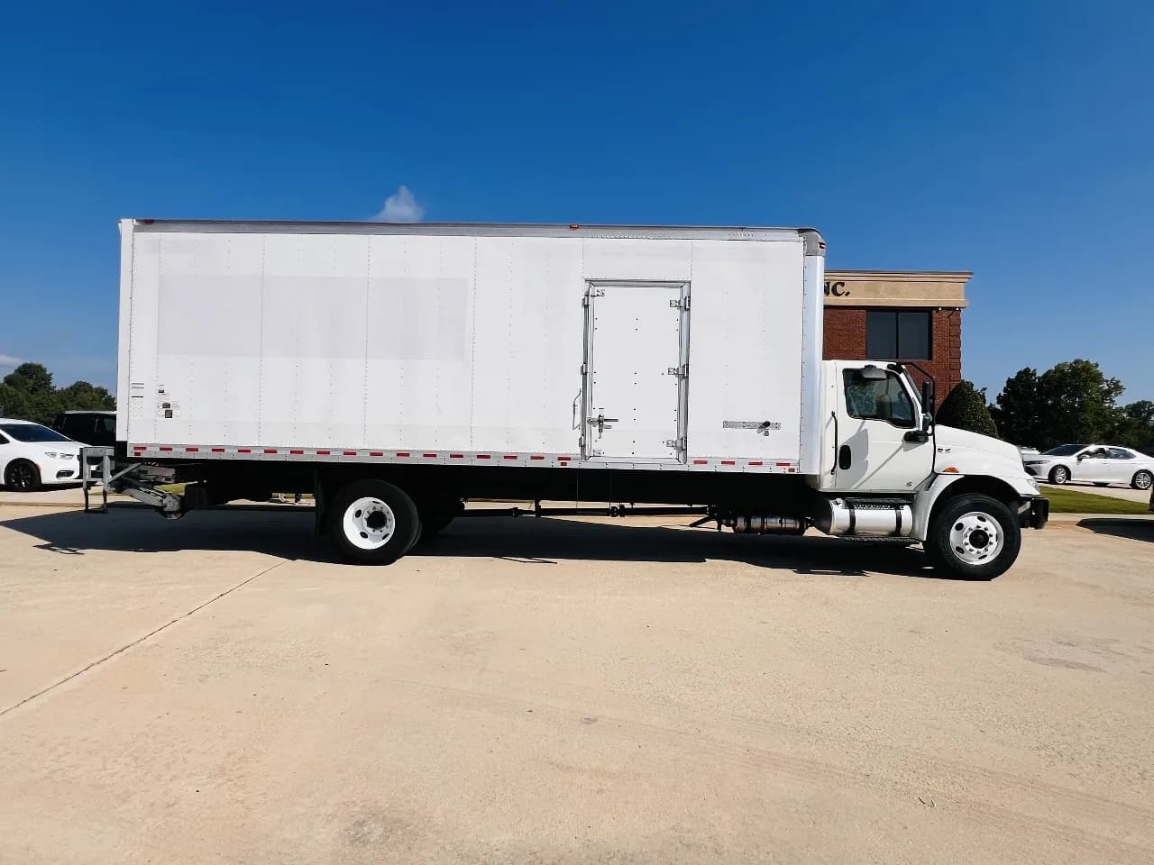 2020 International MV - Box