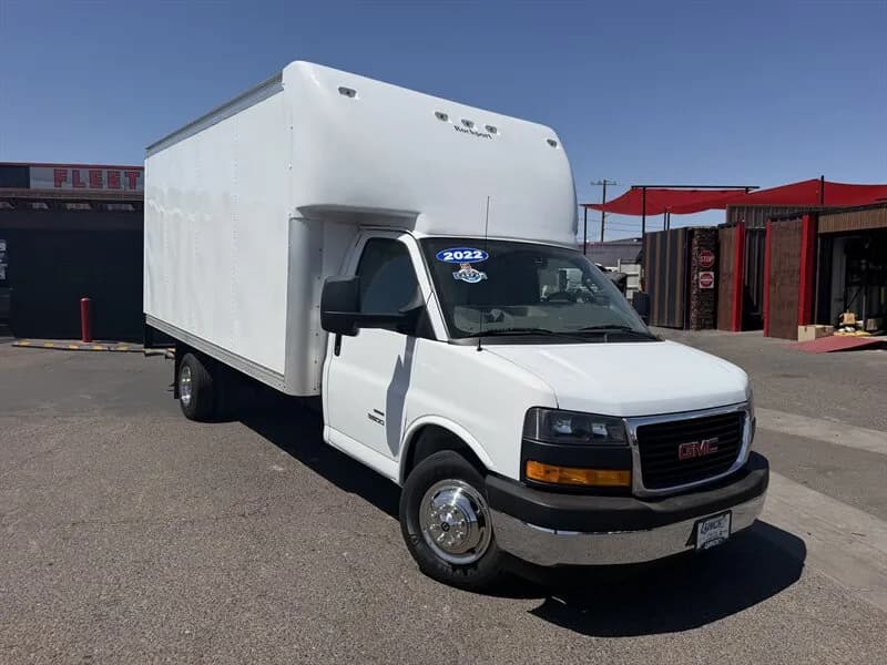 2022 GMC Savana 3500 - Box