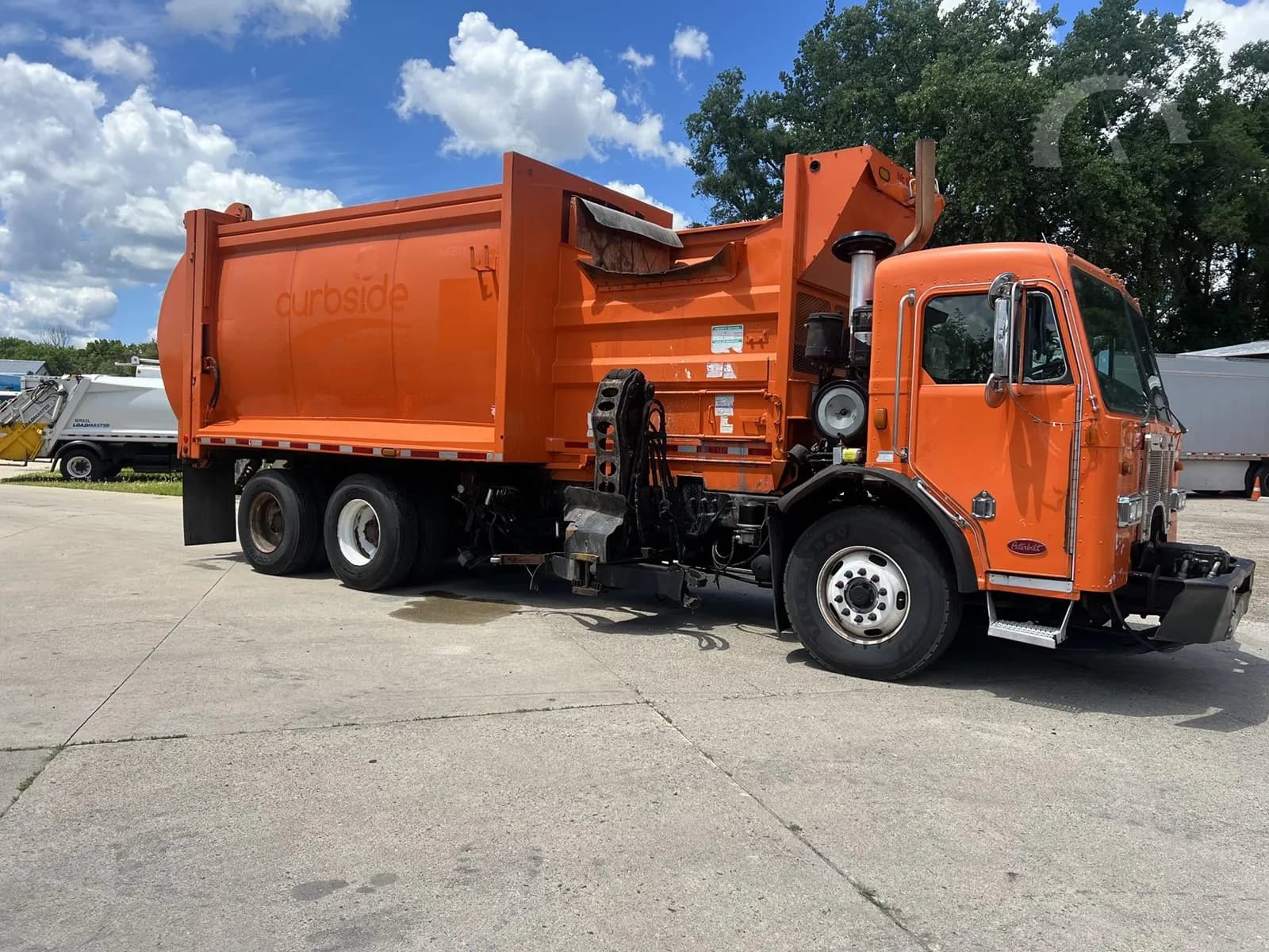 2009 Peterbilt 320 - Garbage