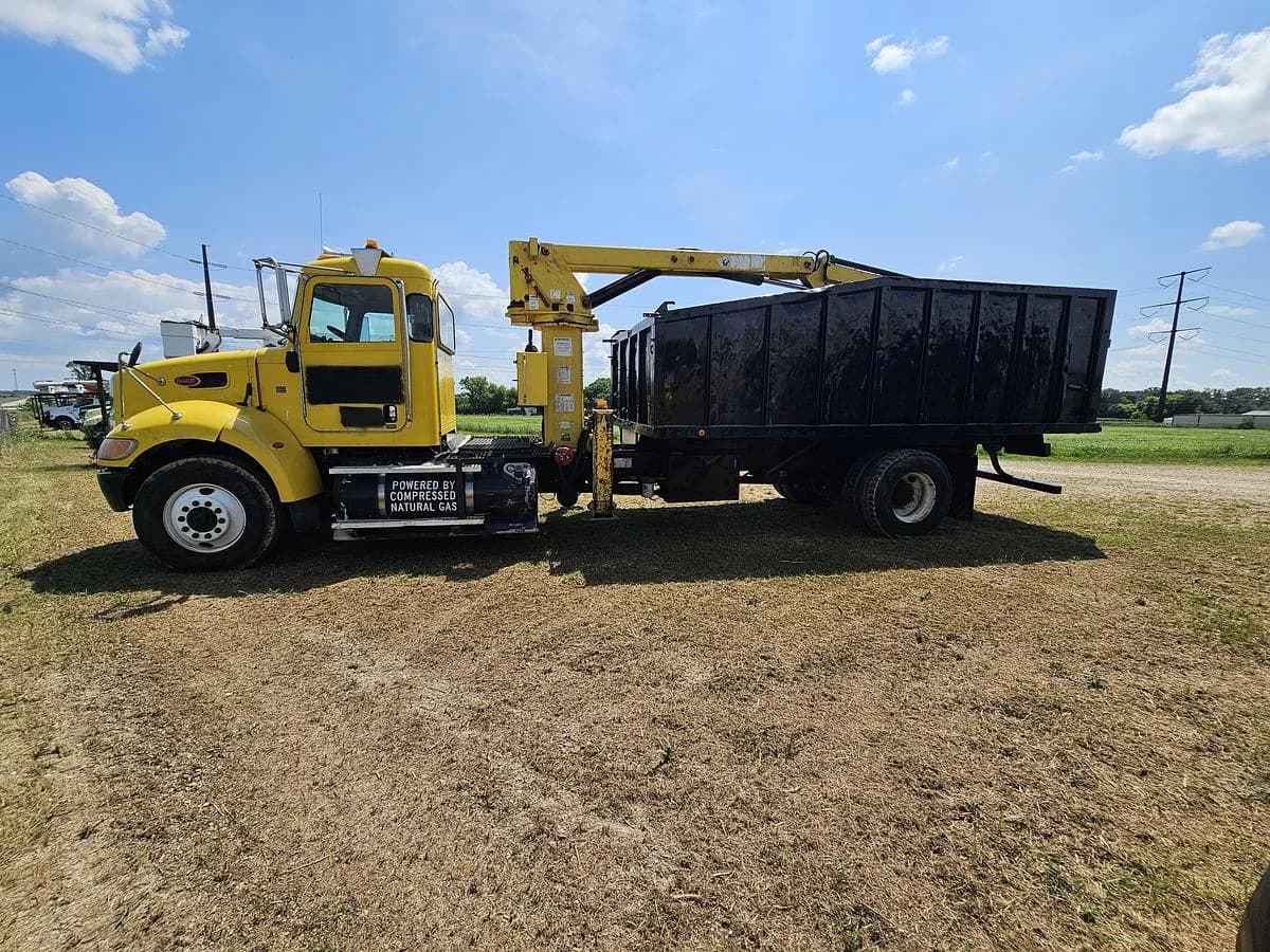 2014 Peterbuilt 382 - Utility