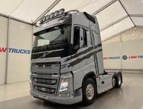 2021 VOLVO