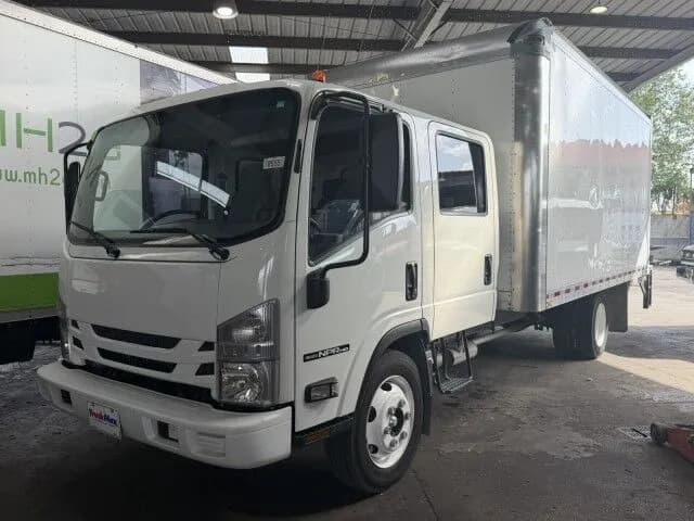 2022 Isuzu NPR-HD Crew Cab GAS - Box