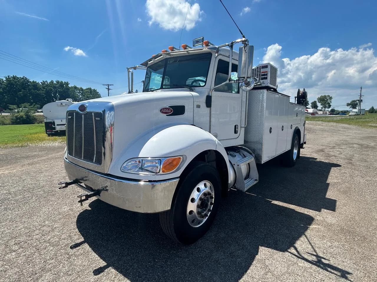 2013 Peterbilt 337 Auto Crane 8406H - Crane