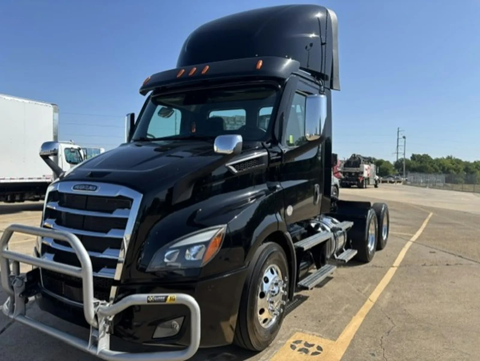 2023 Freightliner PE116DC - Day Cab