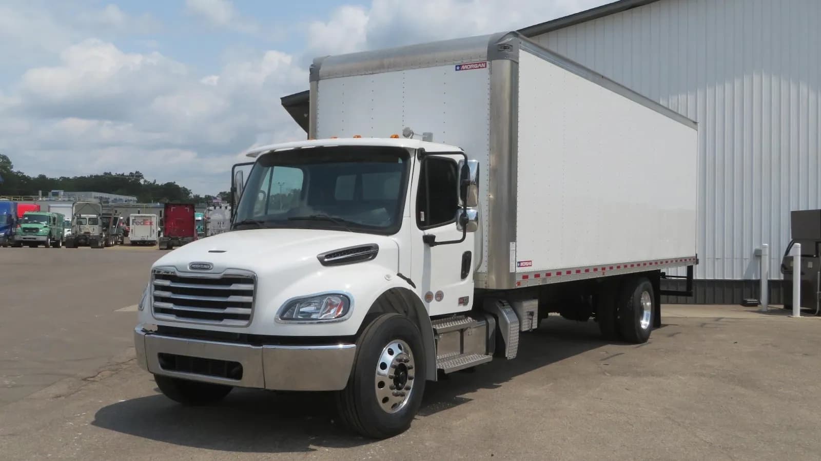 2025 Freightliner Business Class M2 - Box