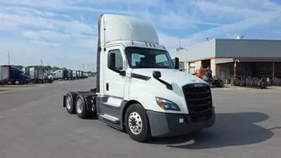 2020 Freightliner Cascadia - Day Cab