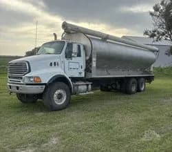 1993 STERLING TRUCK 9400 - Farm Trucks / Grain Trucks