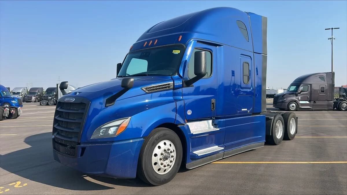 2023 Freightliner Cascadia - Sleeper