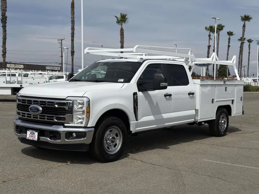 2026 Ford F-350 Crew Cab - Service