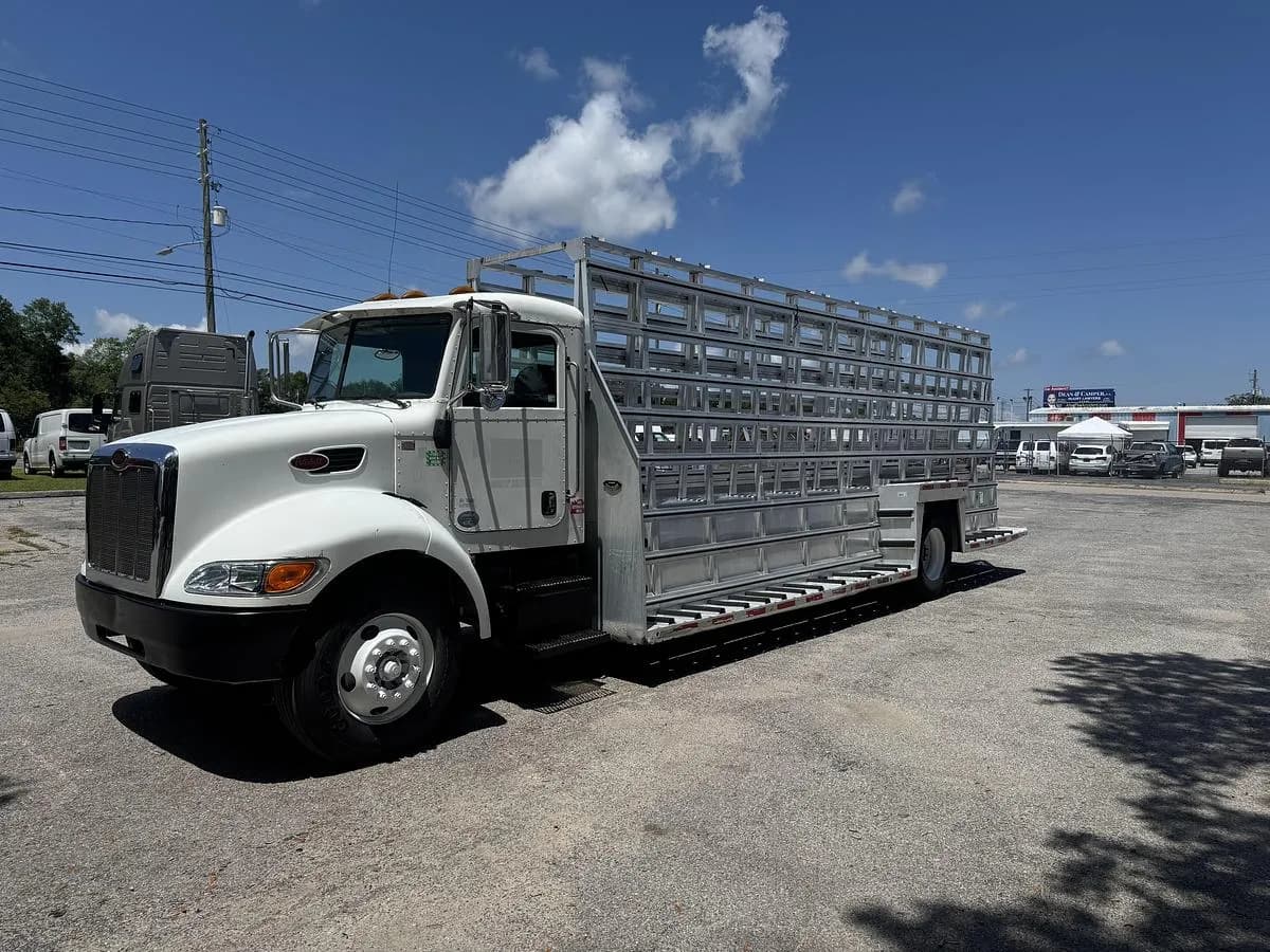 2012 Peterbilt 330