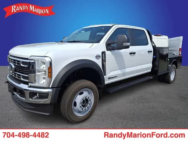2026 Ford F-450 Crew Cab - Flatbed