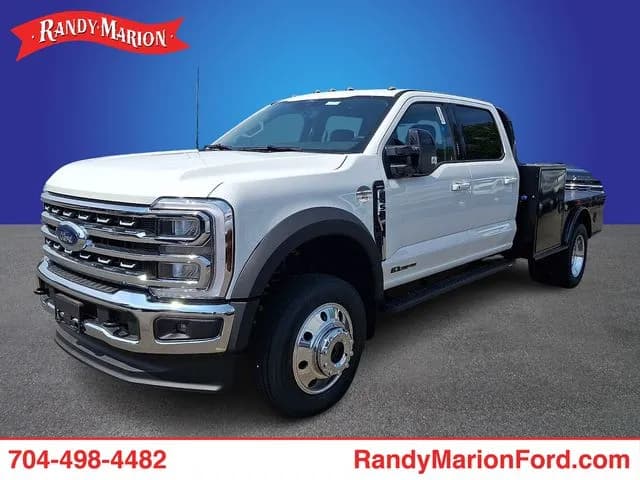 2026 Ford F-450 Crew Cab - Flatbed