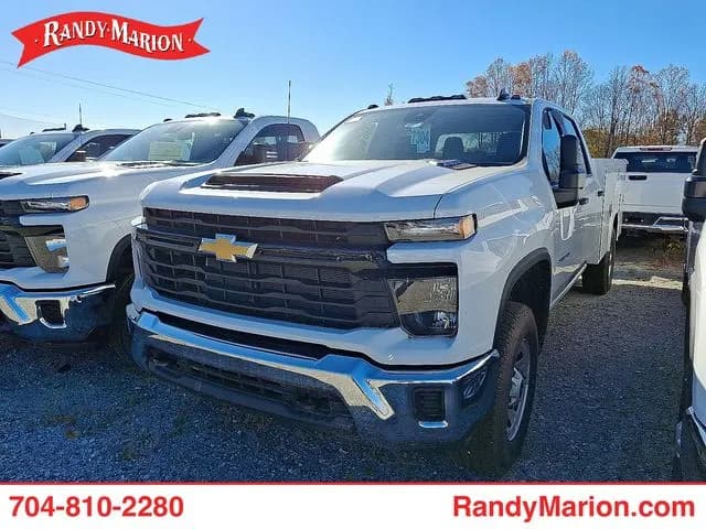 2025 Chevrolet Silverado 3500 Crew Cab - Service